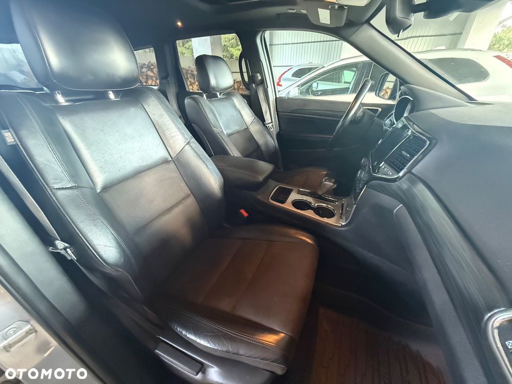 Jeep Grand Cherokee - 23