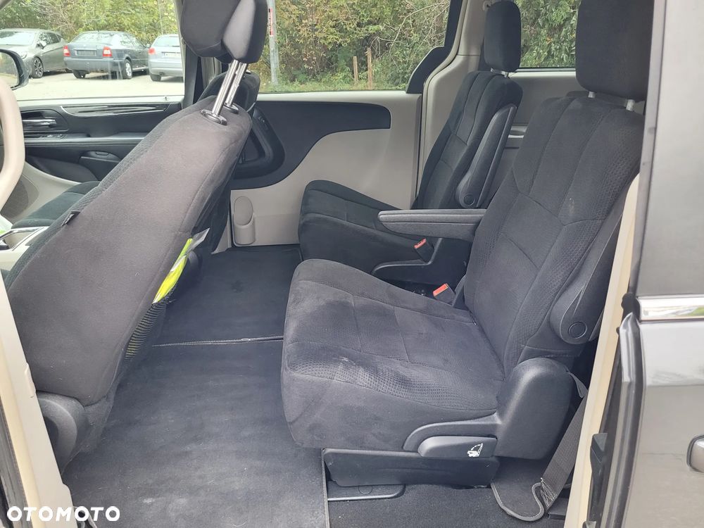 Chrysler Town & Country 3.6 Limited - 24
