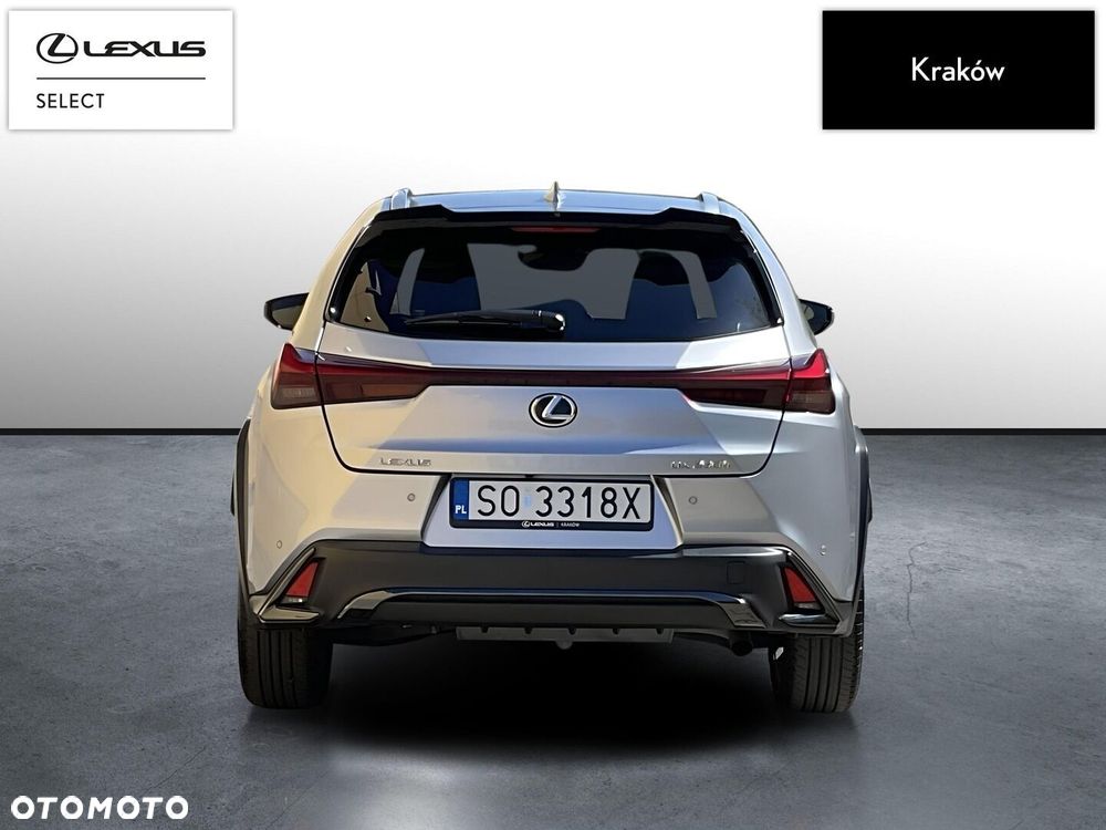 Lexus UX - 4