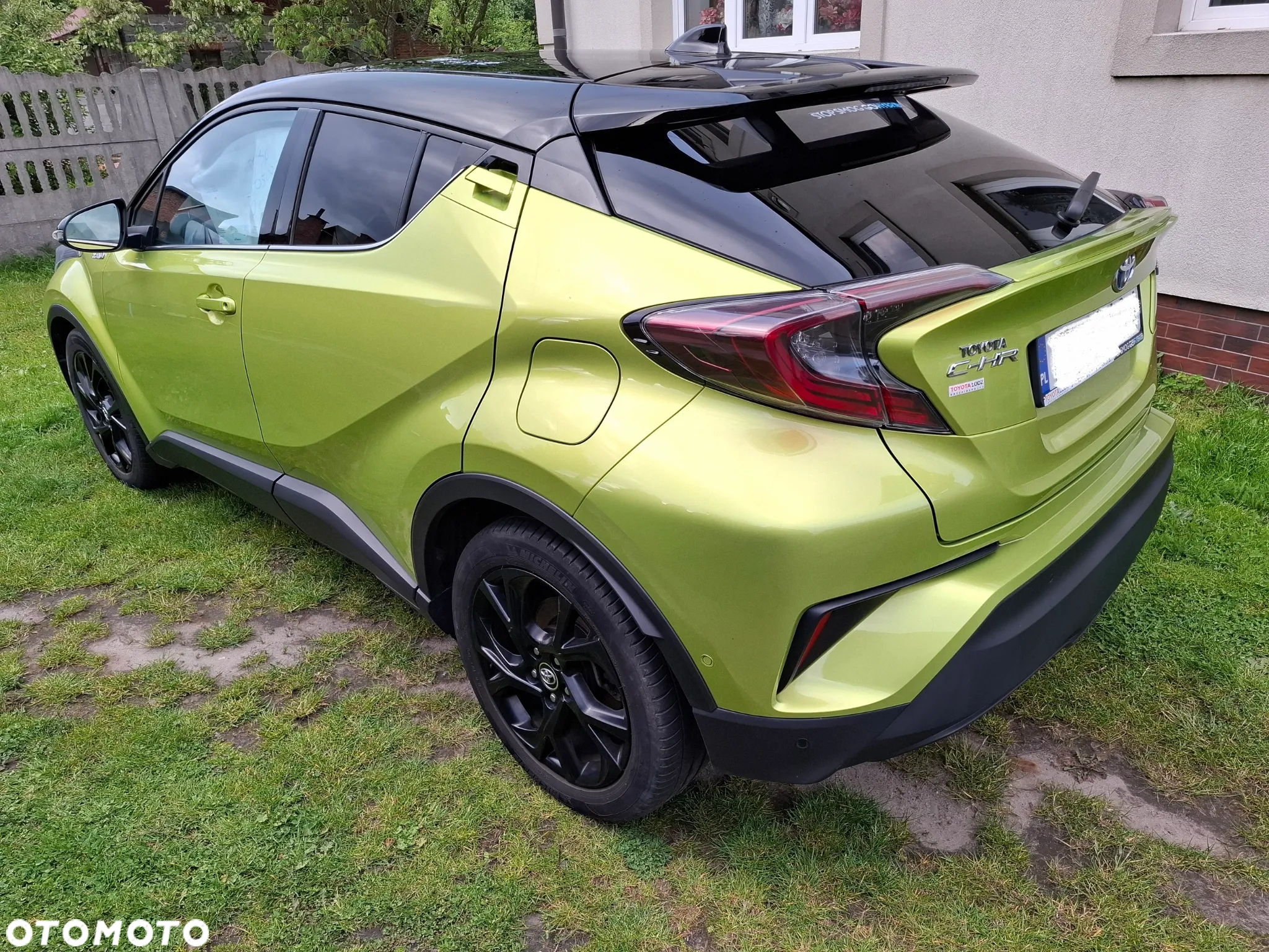 Toyota C-HR 1.8 Hybrid Neon Lime powered by JBL - 6