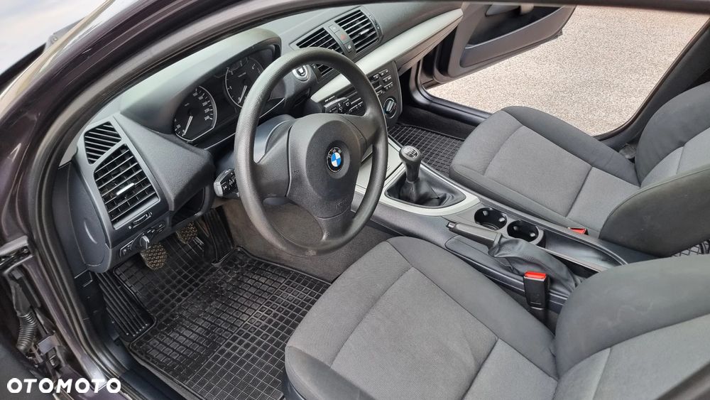BMW Seria 1 118d - 22