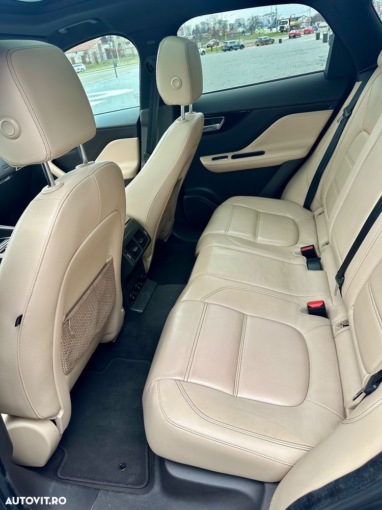 Jaguar F-Pace - 9