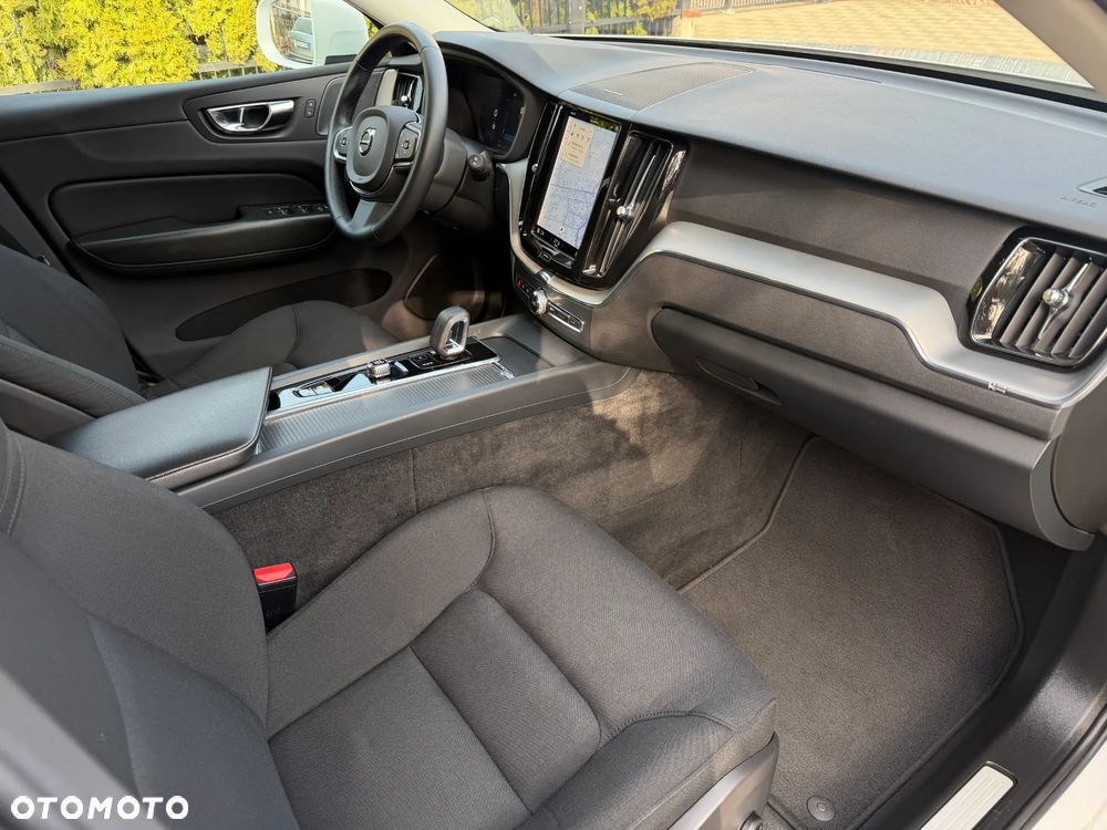 Volvo XC 60 B4 B Momentum Pro - 13