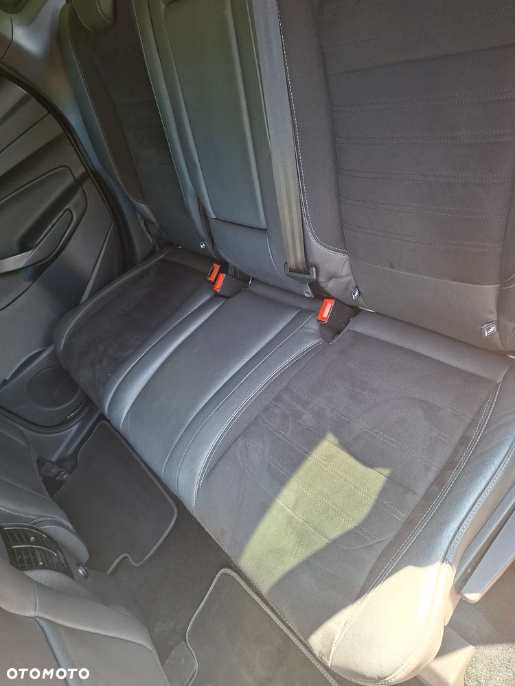 Ford Kuga 2.0 TDCi 4x4 ST-Line - 27