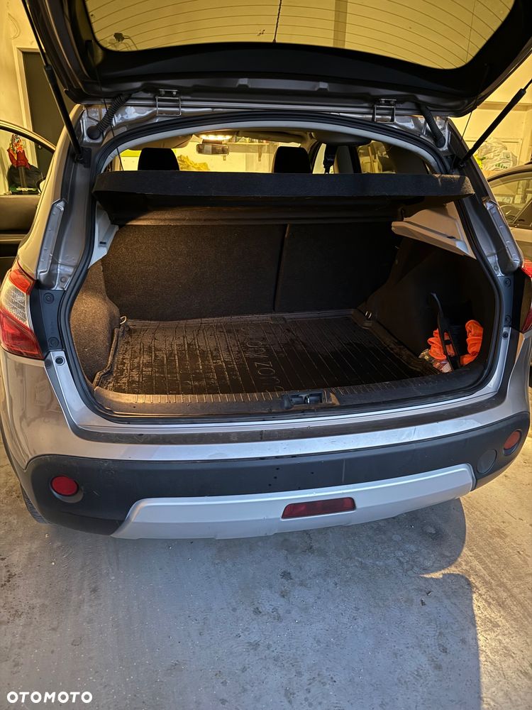 Nissan Qashqai - 2