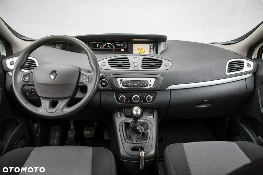 Renault Grand Scenic - 25