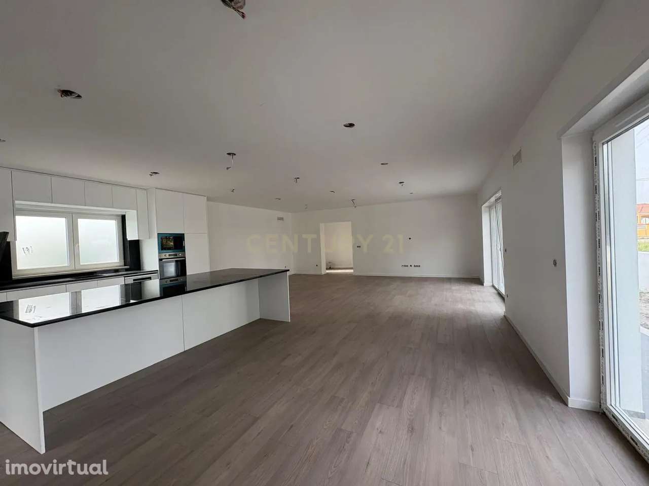 Moradia T3 Nova com acabamentos de qualidade - Grande imagem: 4/33