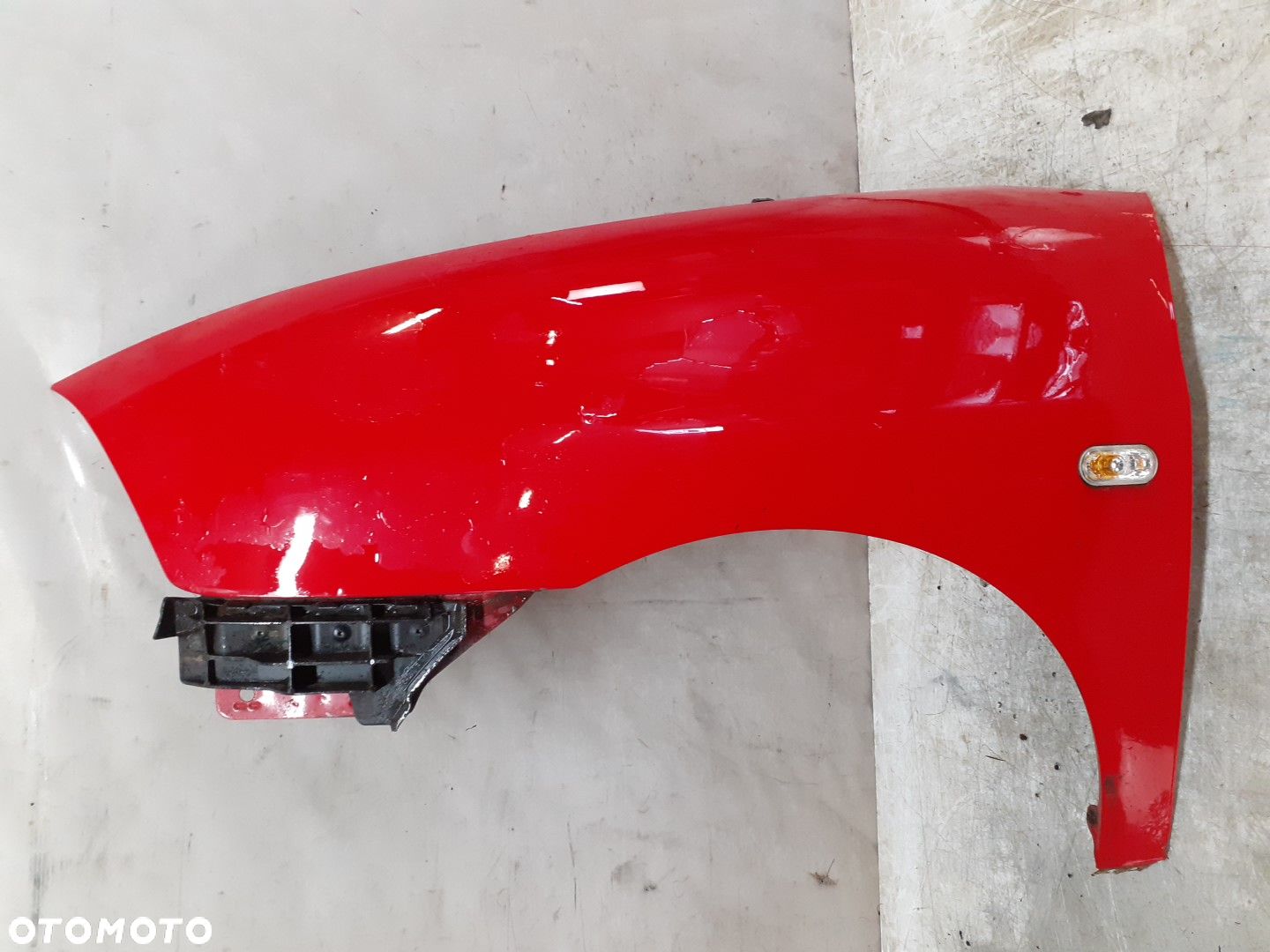 *  BŁOTNIK LEWY PRZÓD SEAT IBIZA III 3 6L LP3G CZERWONY - 1