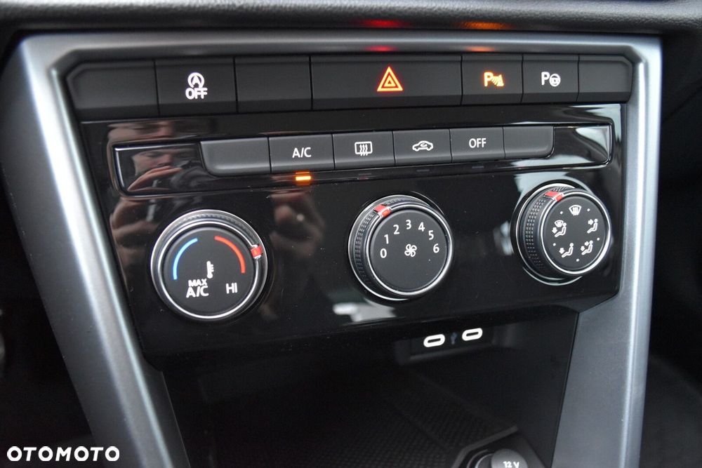 Volkswagen T-Roc 1.5 TSI Life - 23