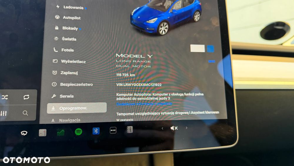 Tesla Model Y Long Range AWD - 31