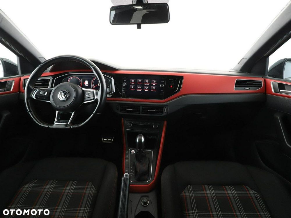 Volkswagen Polo 2.0 TSI DSG GTI - 15