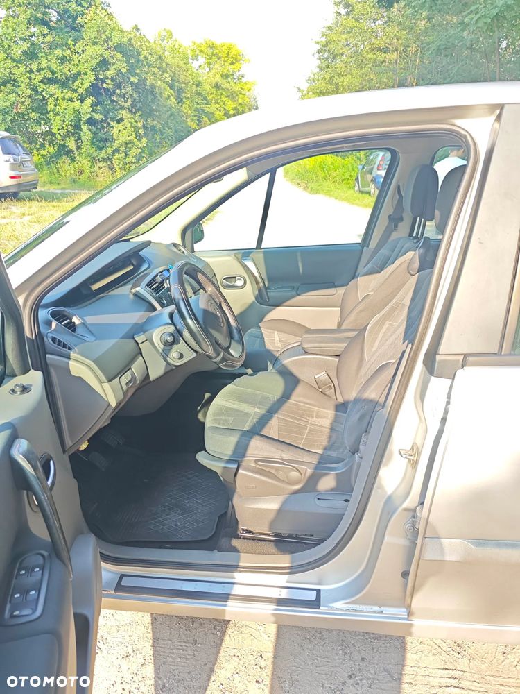 Renault Scenic 1.9 dCi Confort Authentique - 8