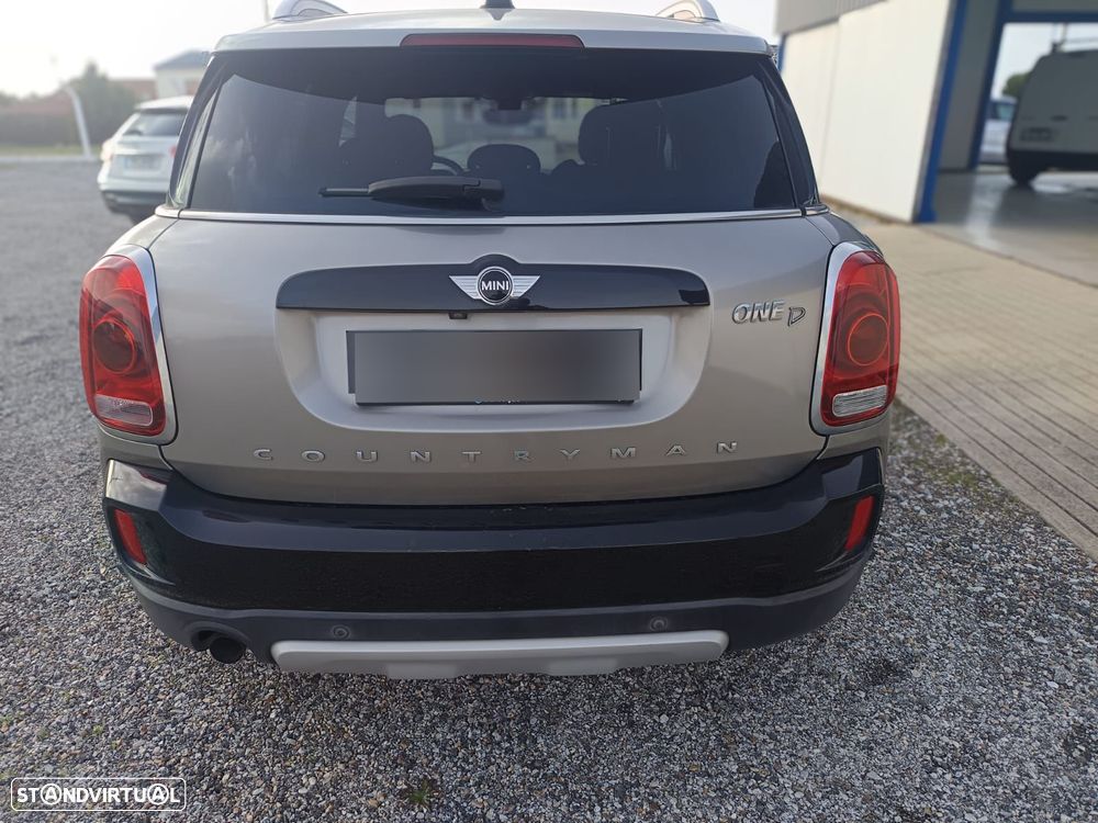 MINI Countryman One D - 5