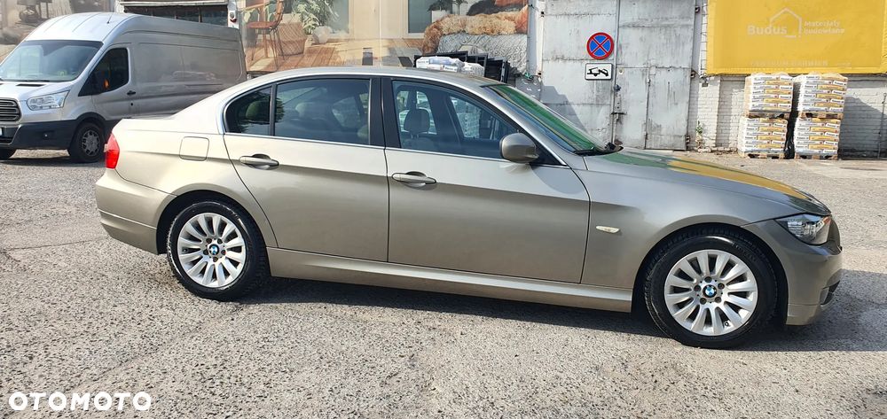 BMW Seria 3 325i Edition Exclusive - 14