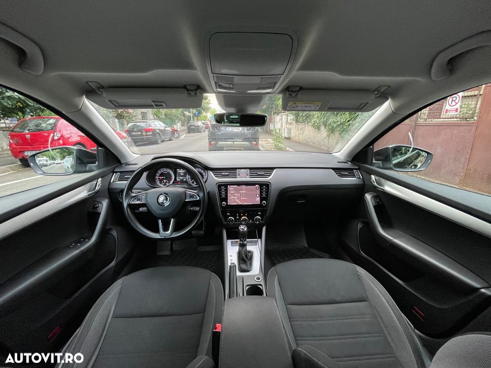 Skoda Octavia 1.6 TDI DSG Style - 9