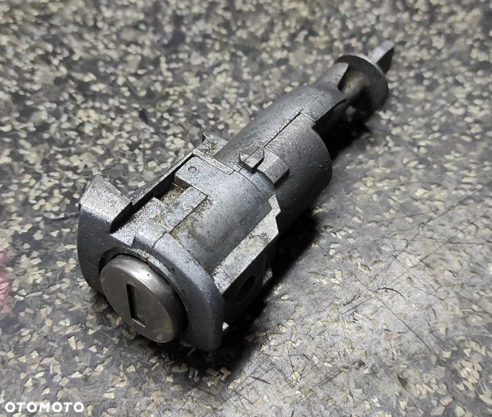 1Z0837167C WKŁADKA ZAMKA SKODA OCTAVIA II 2 - 1