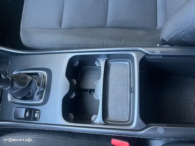 Volvo XC 40 1.5 T3 Momentum Tech Edition - 29