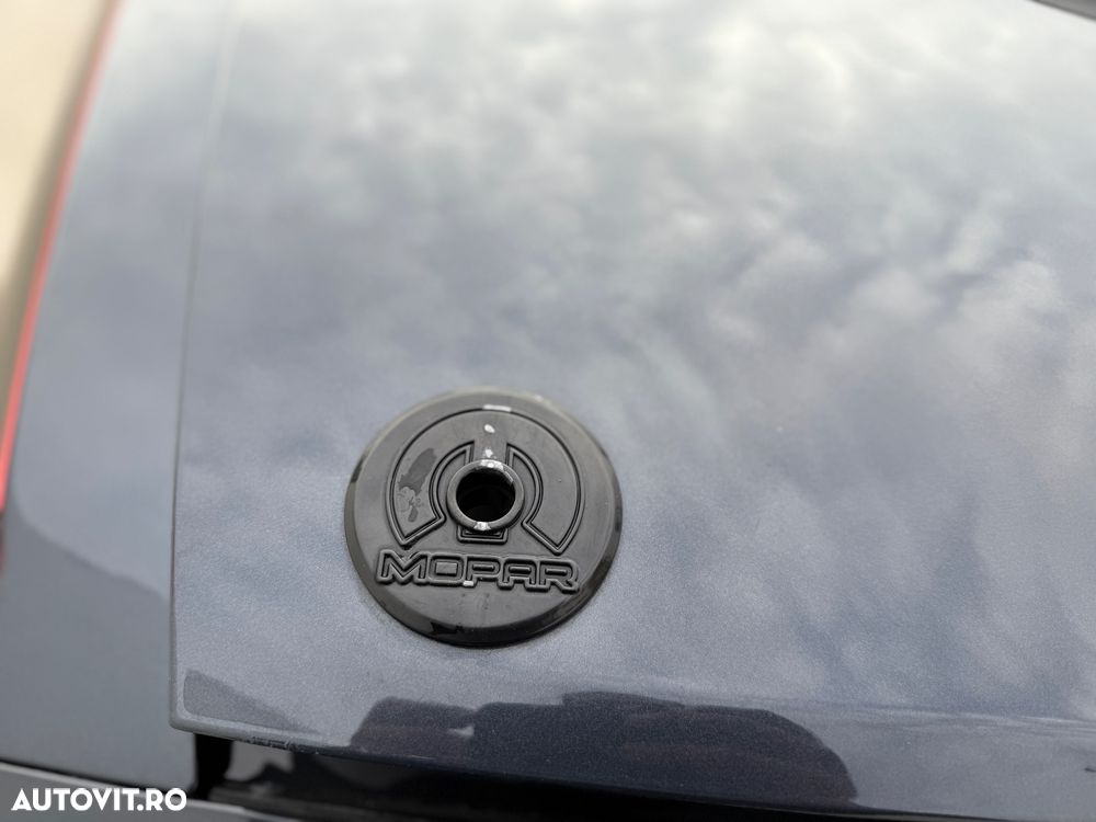 Dodge Challenger - 27