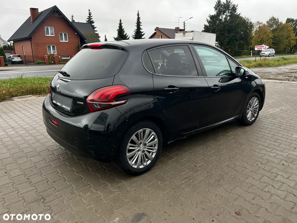 Peugeot 208 PureTech 82 Style - 5