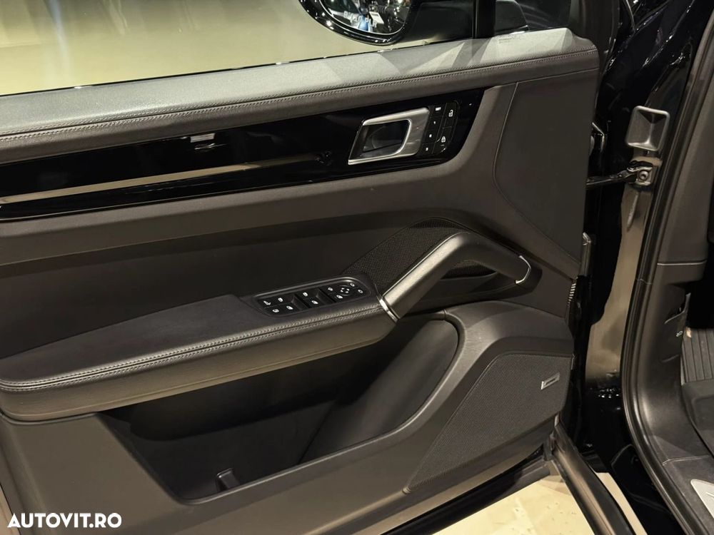 Porsche Cayenne - 29