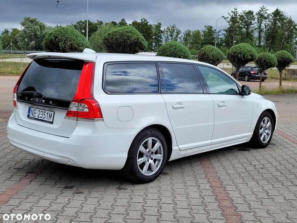 Volvo V70 D3 Momentum - 11