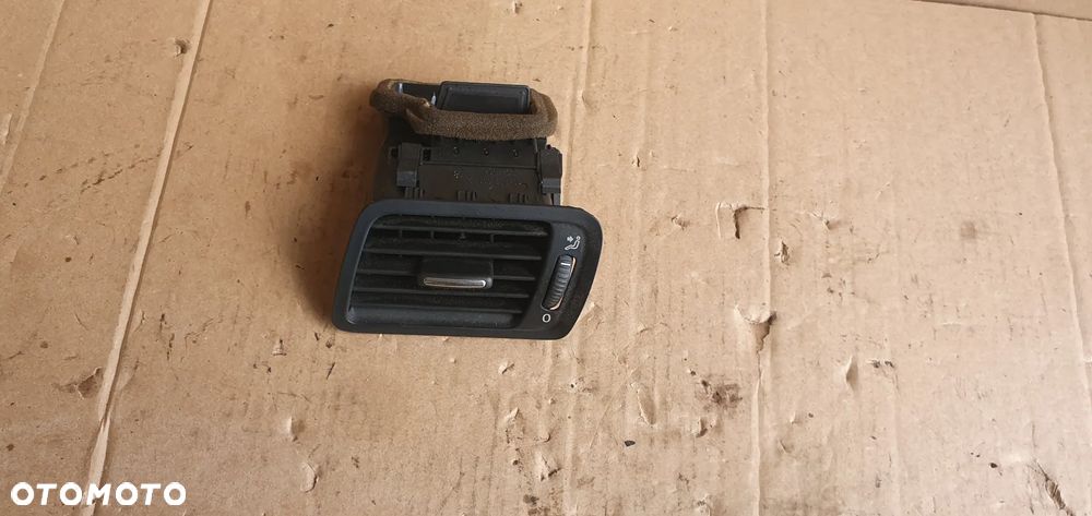 Kratka nawiewu powietrza lewa VW Passat B6 3C1819701F - 4