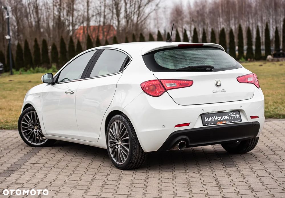 Alfa Romeo Giulietta - 8