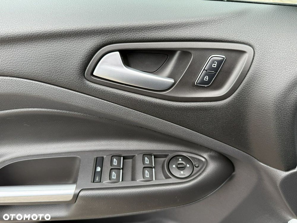 Ford Kuga - 21