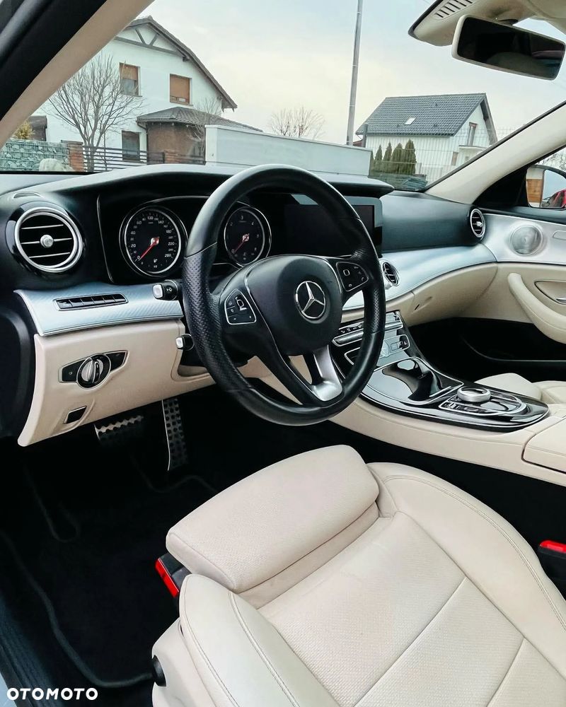 Mercedes-Benz Klasa E 220 d 4-Matic All-Terrain - 8