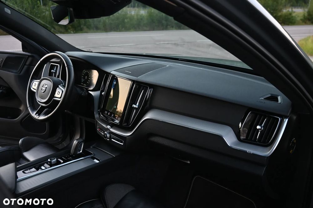 Volvo XC 60 B4 D AWD R-Design - 39