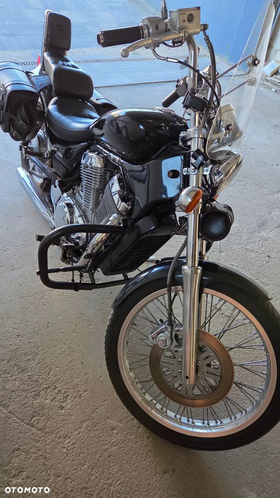 Suzuki Intruder - 6