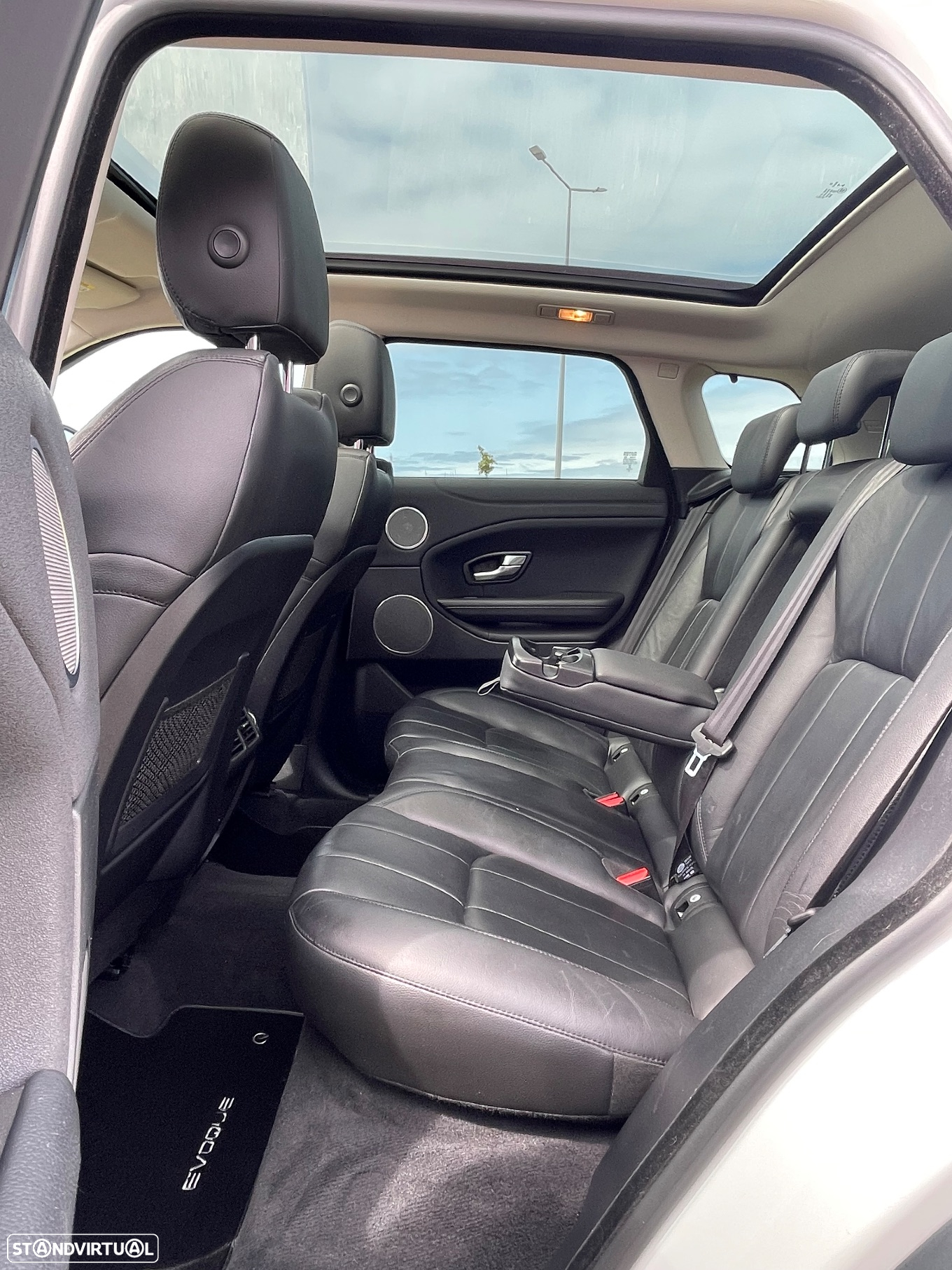 Land Rover Range Rover Evoque 2.0 D150 AWD R-Dynamic Auto - 7