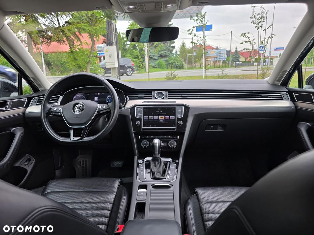 Volkswagen Passat 2.0 TDI Bi-Turbo BMT 4Mot Highline DSG - 28