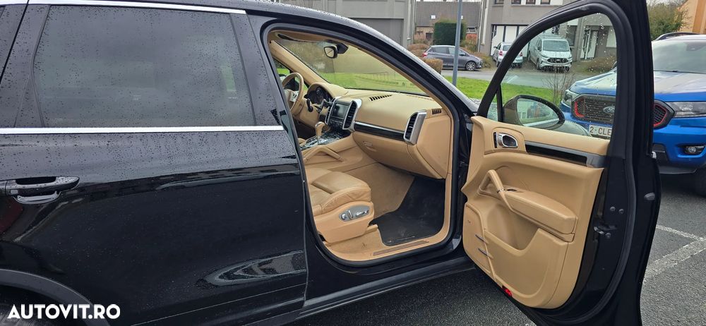 Porsche Cayenne Platinum Edition - 16