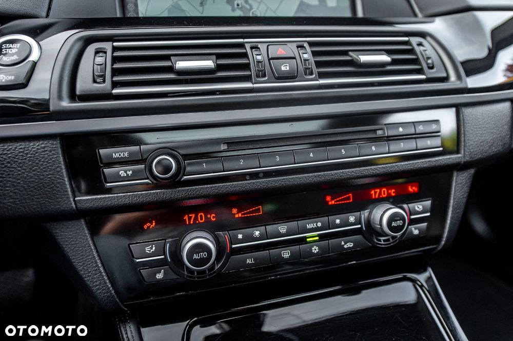 BMW Seria 5 535d xDrive Sport-Aut Modern Line - 32