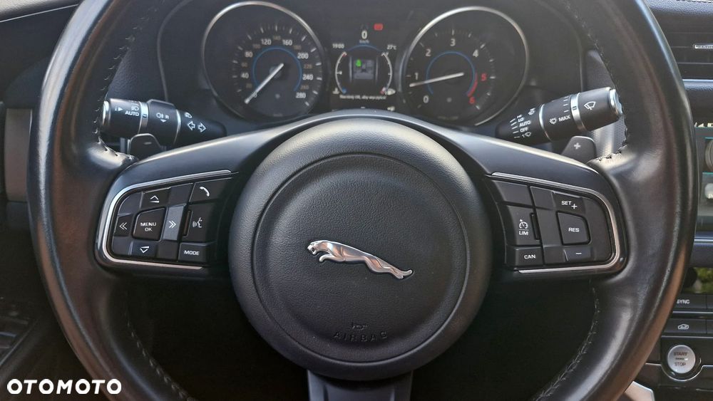 Jaguar XF - 31