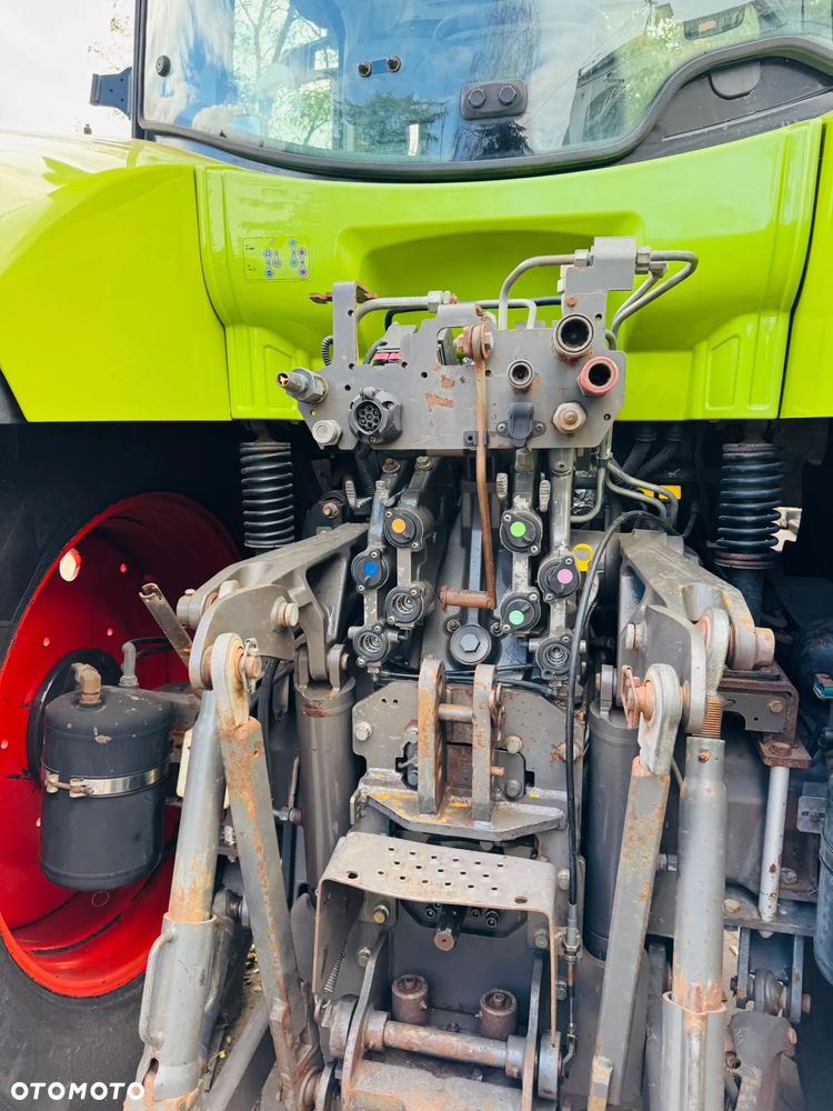 Claas Arion 650 - 12