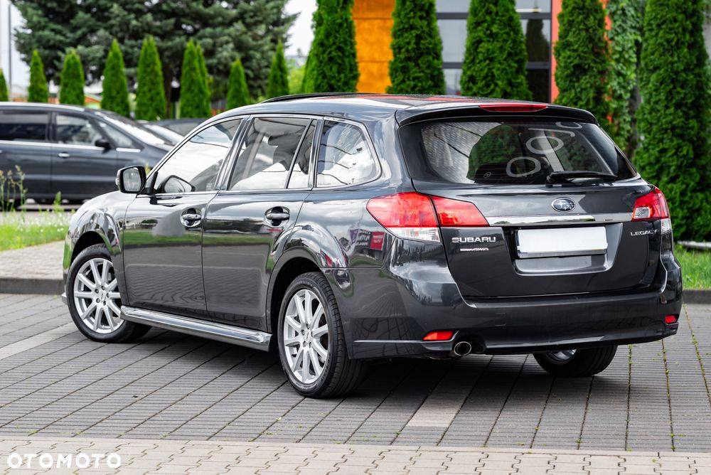 Subaru Legacy - 9