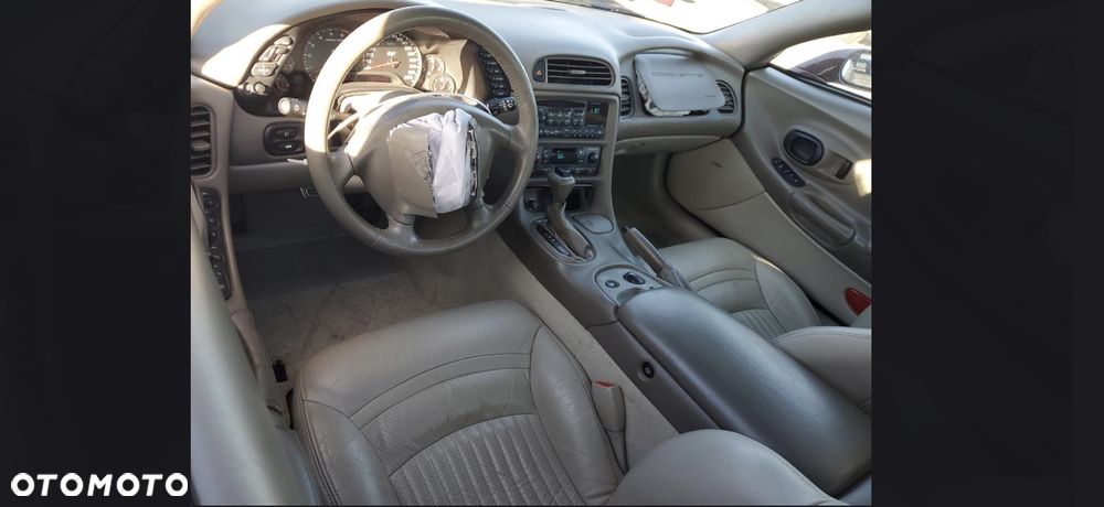 Chevrolet Corvette - 9