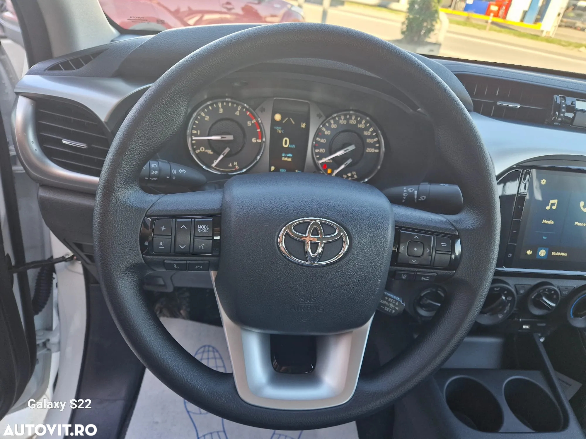 Toyota Hilux 2.4D 150CP 4x4 Double Cab AT Comfort - 13
