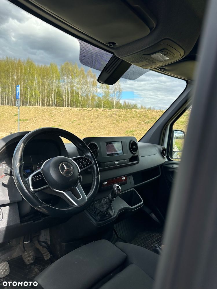 Mercedes-Benz Sprinter - 12