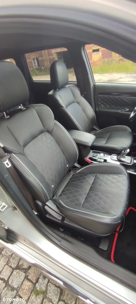 Mitsubishi Outlander Instyle + - 15