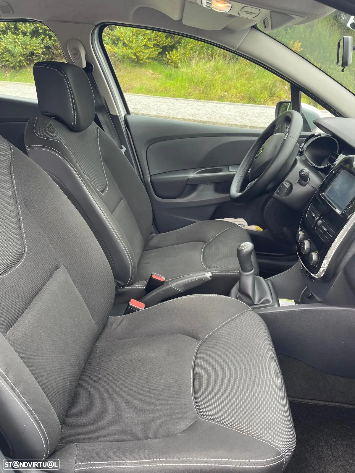 Renault Clio Sport Tourer 0.9 TCe Limited - 9