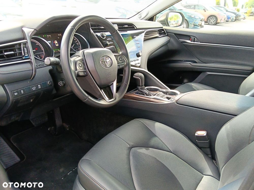 Toyota Camry 2.5 Hybrid Executive CVT - 10