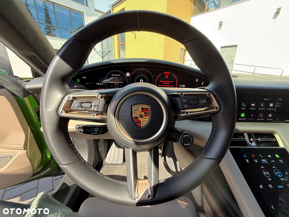 Porsche Taycan - 35
