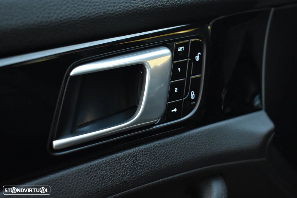 Porsche Panamera Sport Turismo 4 E-Hybrid Platinum Edition - 26