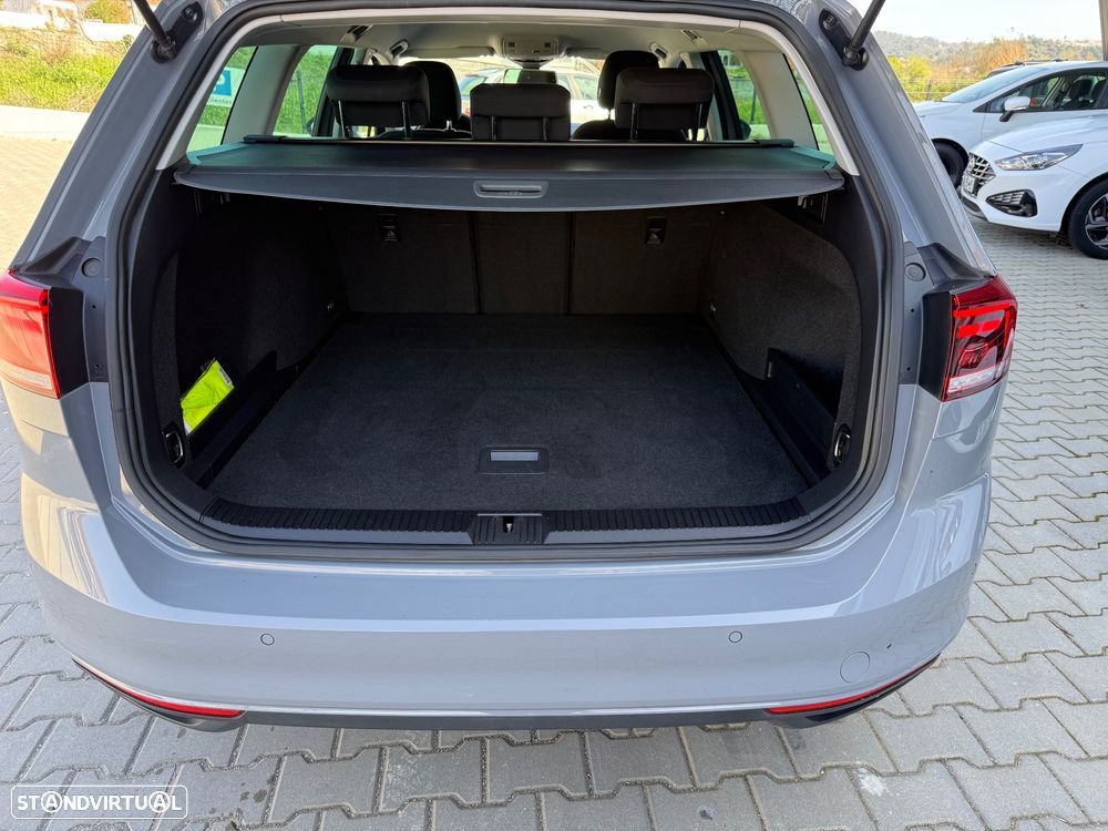VW Passat Variant 2.0 TDi Business DSG - 10