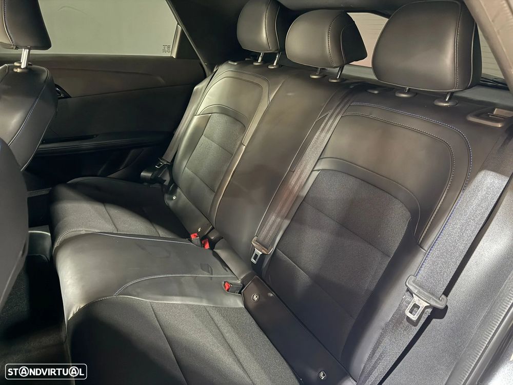 MG MG4 64 kWh Luxury - 45