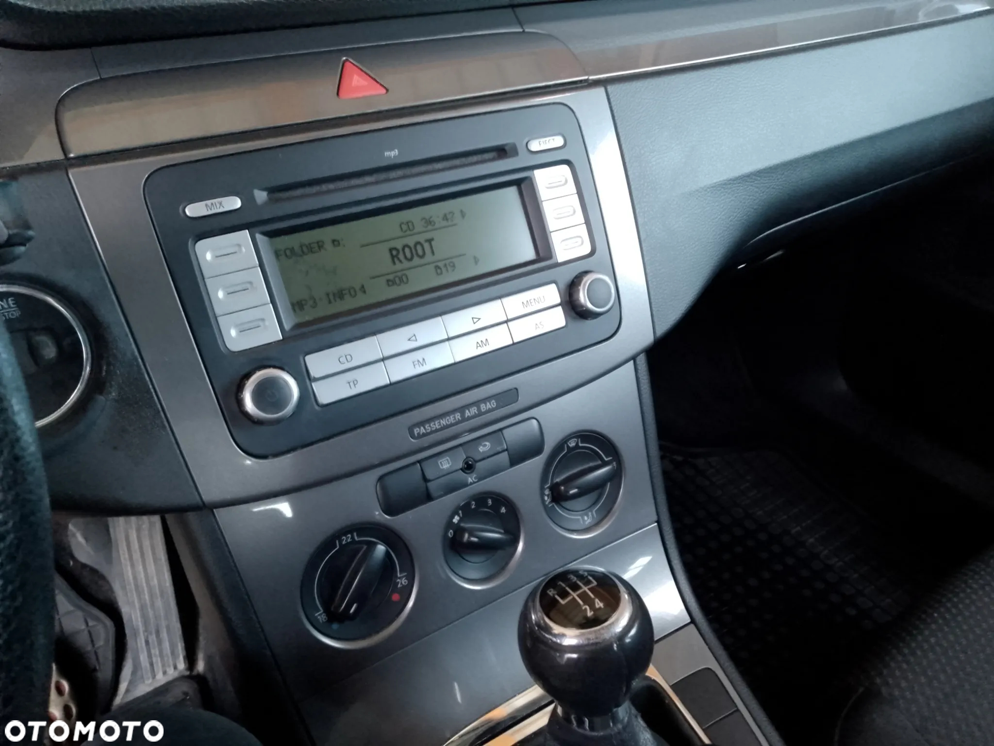 Volkswagen Passat 1.9 TDI Comfortline - 10