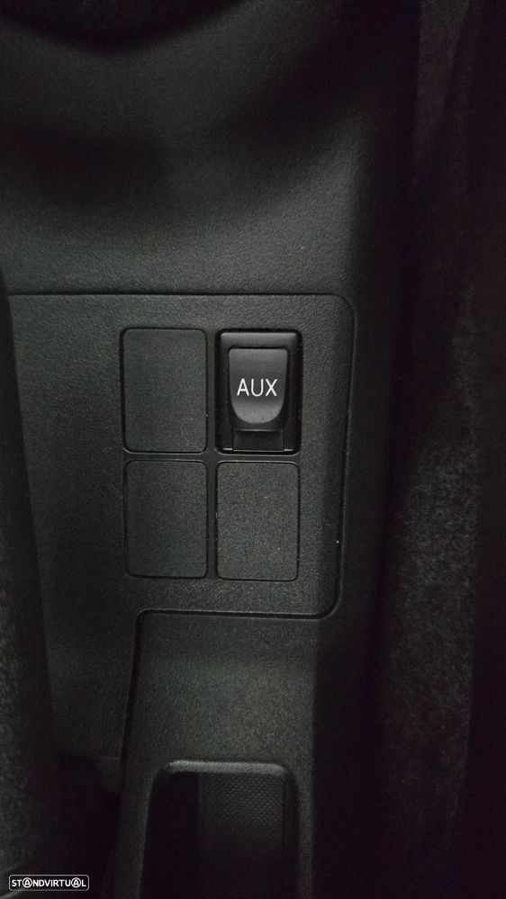 Toyota Yaris 1.4 D-4D AC Manual - 17